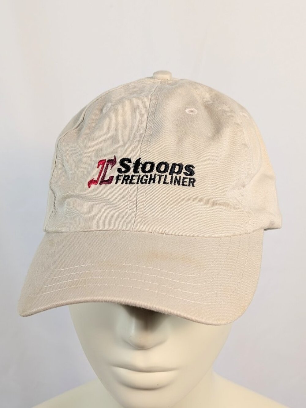 Stoops Freightliner adjustable cap
